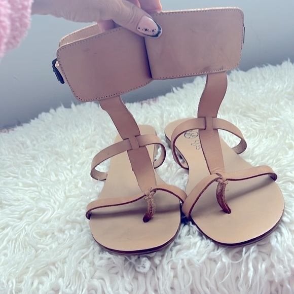 Super Cute & Stylish Rebel Tan Leather Gladiator Sandals with Ankle Cuff!ππ©΄π - Picture 9 of 9